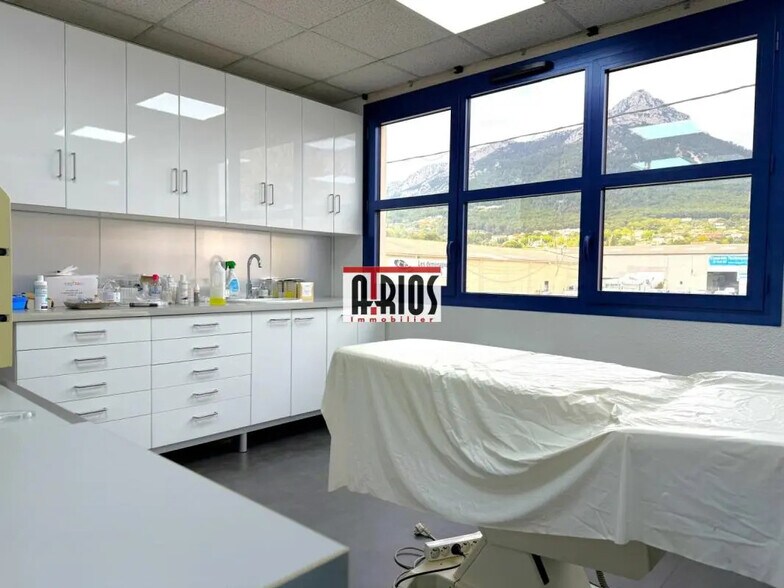 Office in La Valette-du-Var for sale - Interior Photo - Image 2 of 9
