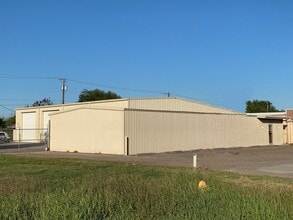 5562 Leopard St, Corpus Christi, TX for lease Interior Photo- Image 1 of 11