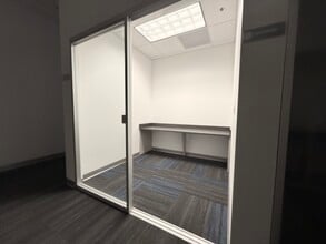 2150 Point Blvd, Elgin, IL for lease Building Photo- Image 1 of 9