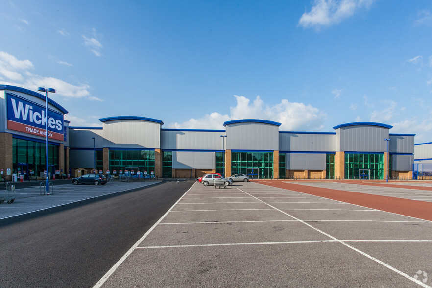 Gallagher Retail Park, Caerphilly for lease - Primary Photo - Image 1 of 4