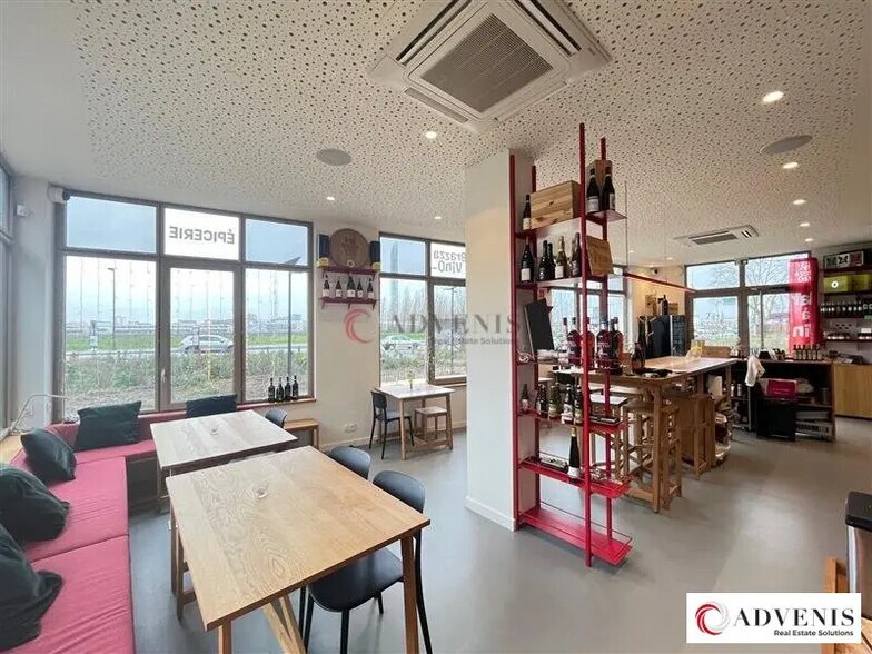 Retail in Bordeaux for sale - Interior Photo - Image 2 of 8