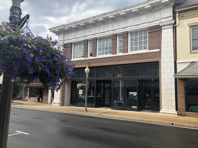 205A E Main St, Front Royal, VA for lease - Building Photo - Image 1 of 25