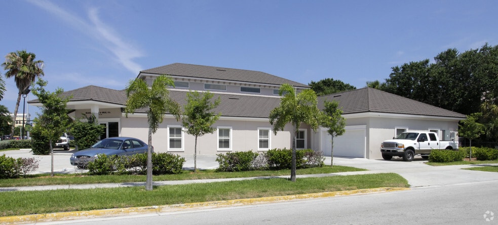 423 Delaware Ave, Fort Pierce, FL for lease - Building Photo - Image 2 of 12