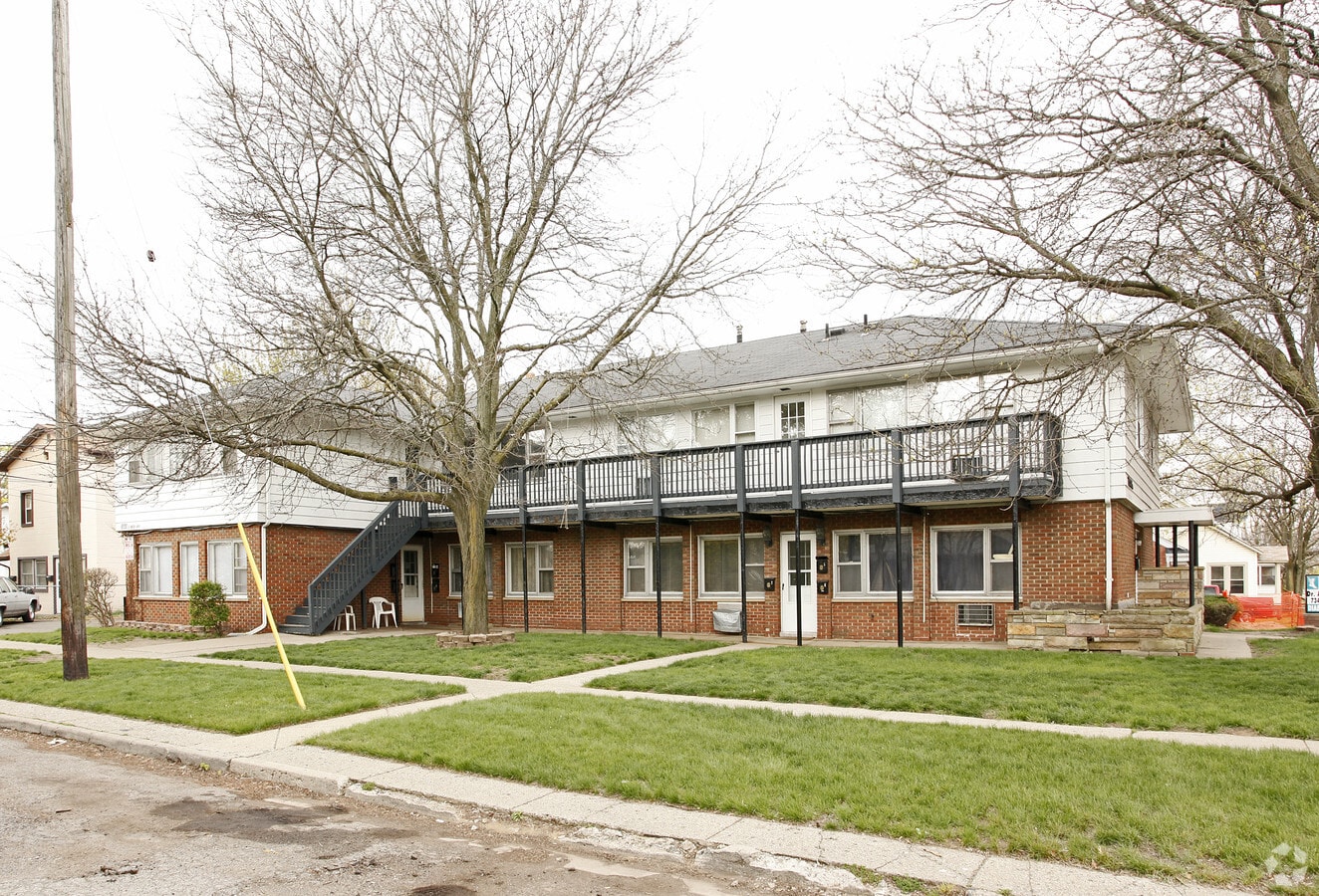 35505 E Michigan Ave, Wayne, MI 48184
