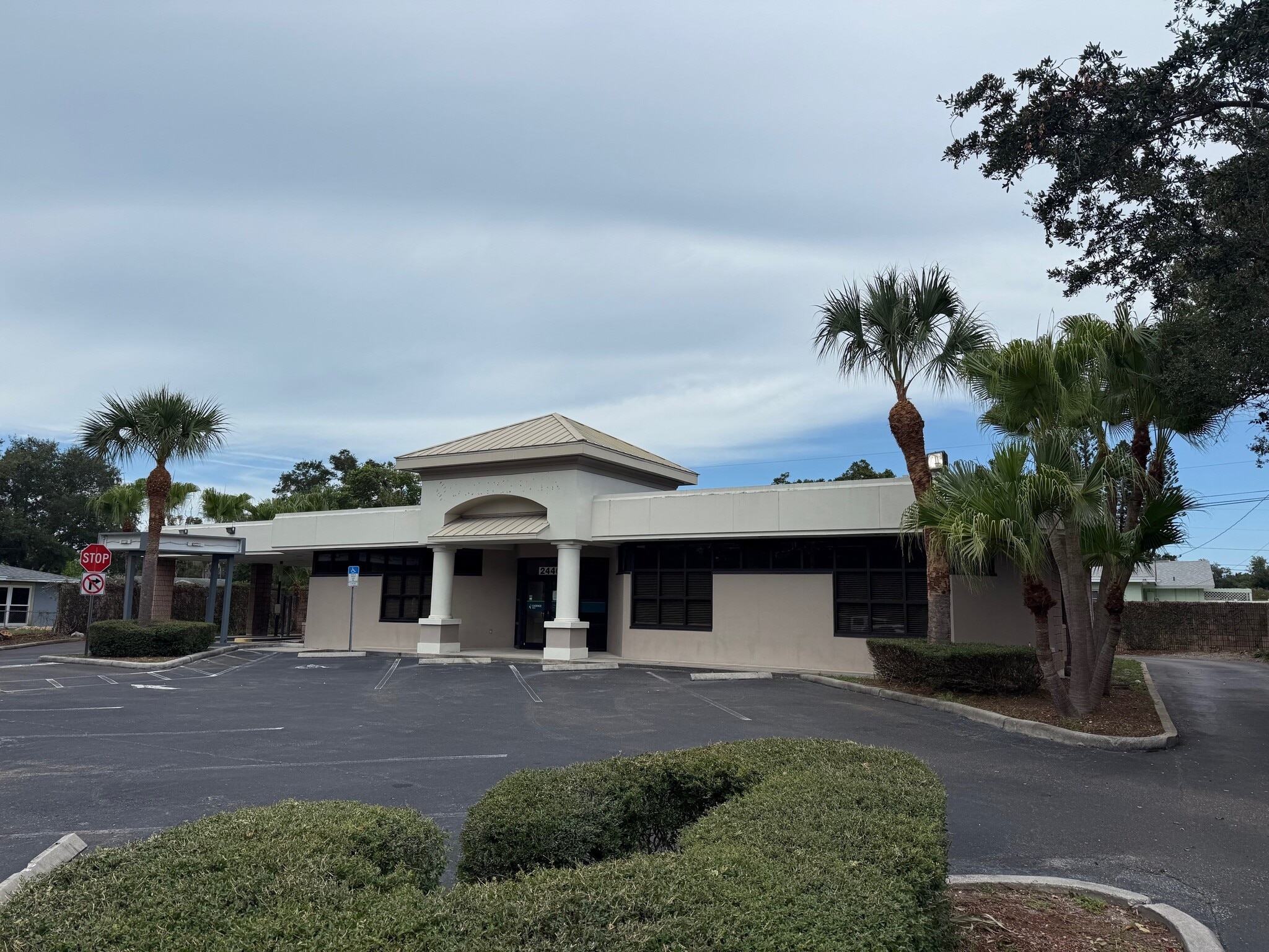 2440 Sunset Point Rd, Clearwater, FL for lease Building Photo- Image 1 of 21