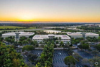 2200 N Commerce Pky, Weston, FL - aerial  map view