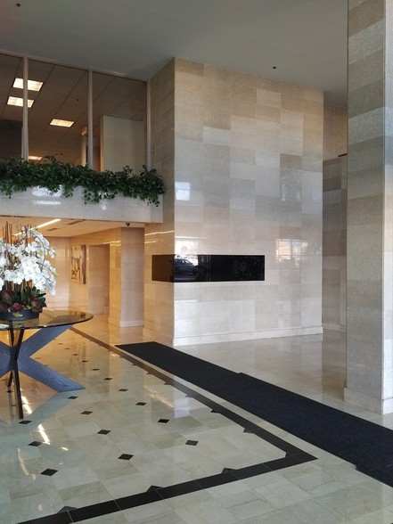 5777 W Century Blvd, Los Angeles, CA for lease - Lobby - Image 1 of 1