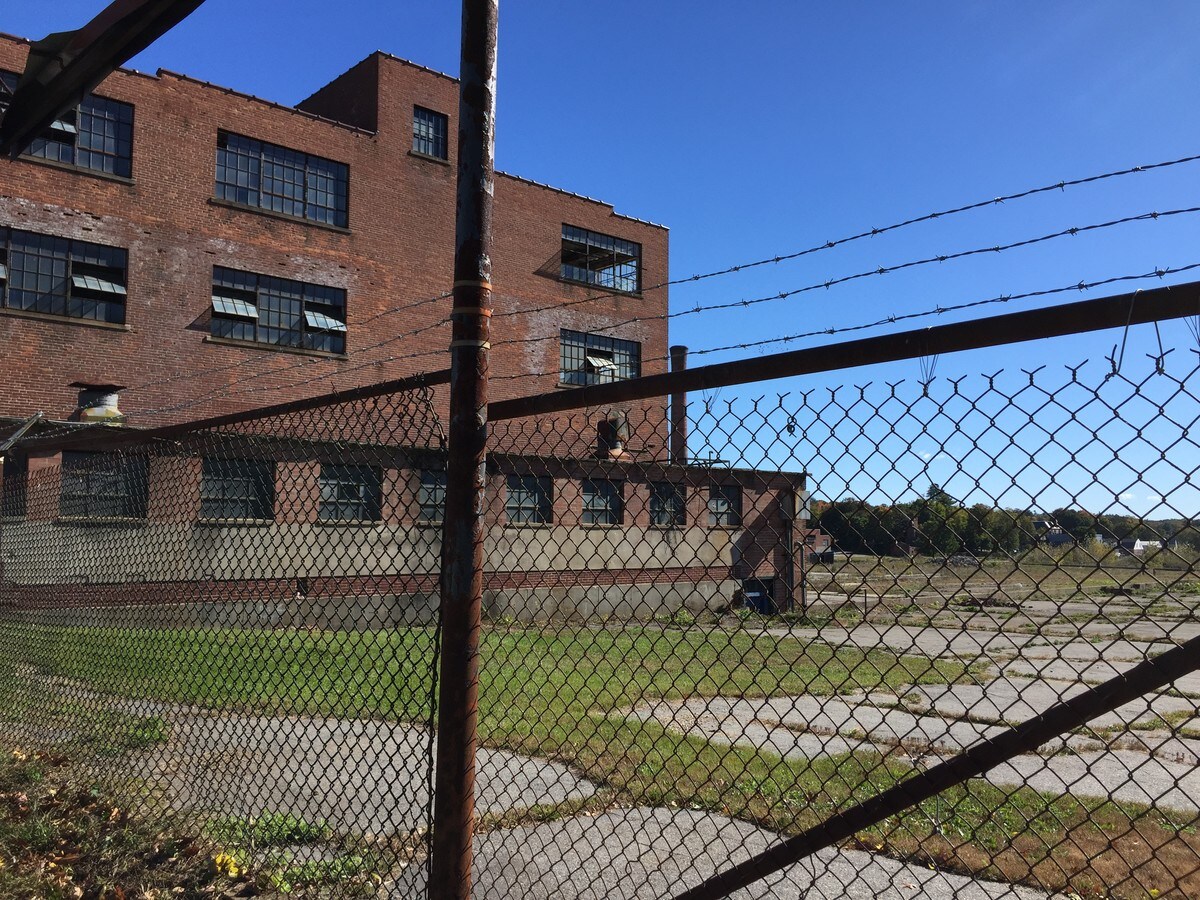 24 Hopedale St, Hopedale, MA 01747