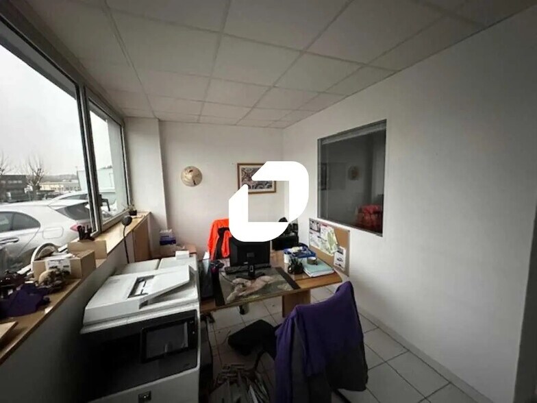 Flex in Saint-Brice-sous-Forêt for lease - Building Photo - Image 1 of 14