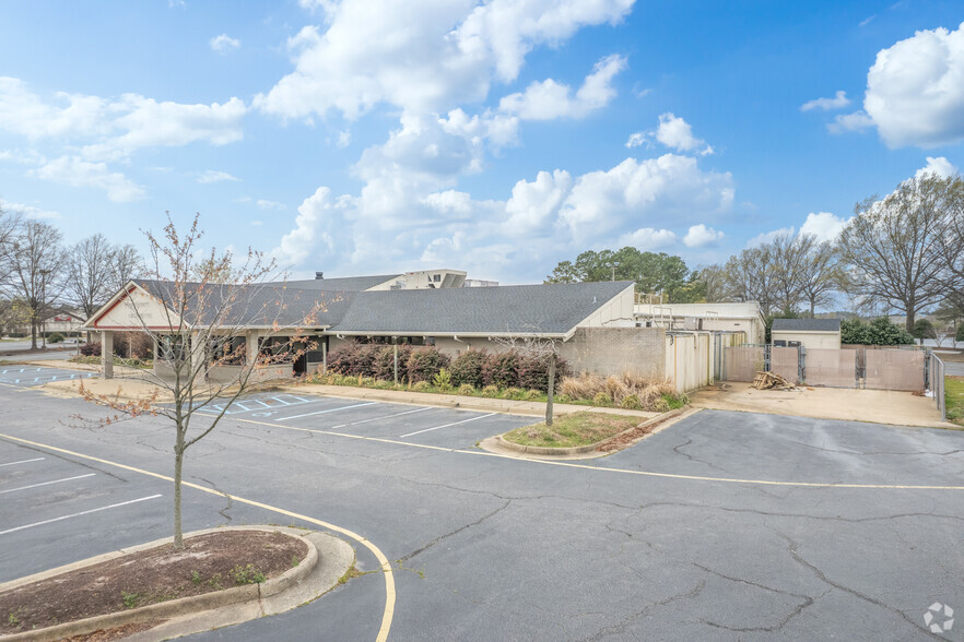 2324 Chesapeake Square Ring Rd, Chesapeake, VA for sale - Building Photo - Image 3 of 5