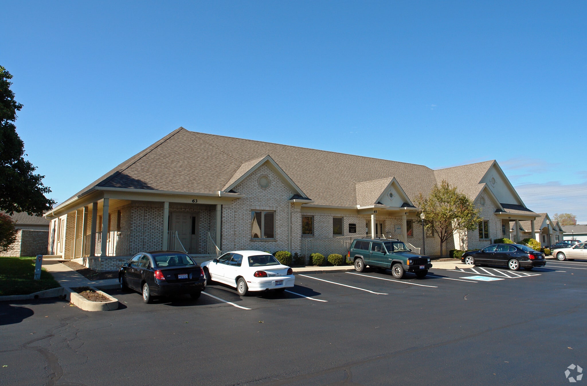 63-69 Rhoads Center Dr, Dayton, OH for lease Building Photo- Image 1 of 2