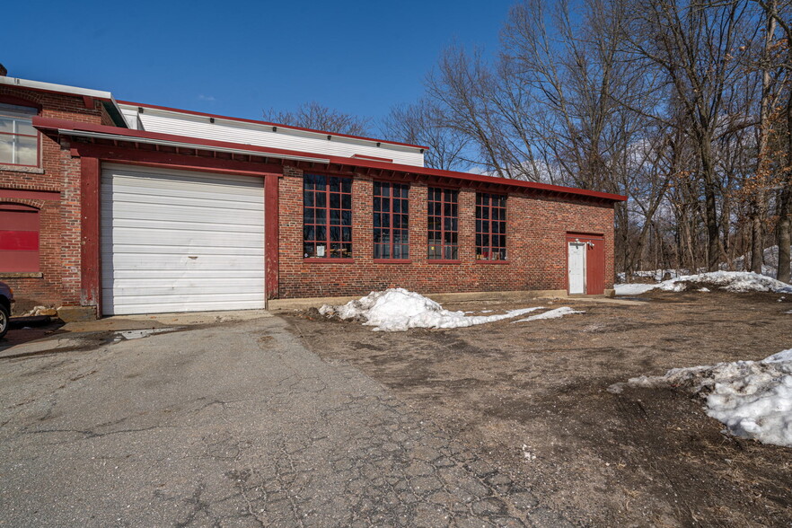 29 Crown St, Nashua, NH for lease - Building Photo - Image 2 of 7