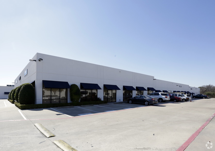 17817 Davenport Rd, Dallas, TX for lease - Building Photo - Image 1 of 6