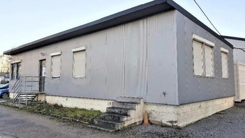 Industrial in Dunkerque for sale - Building Photo - Image 2 of 8