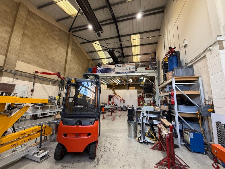 25 Letchworth Business Park, Letchworth Garden City for lease - Building Photo - Image 3 of 5