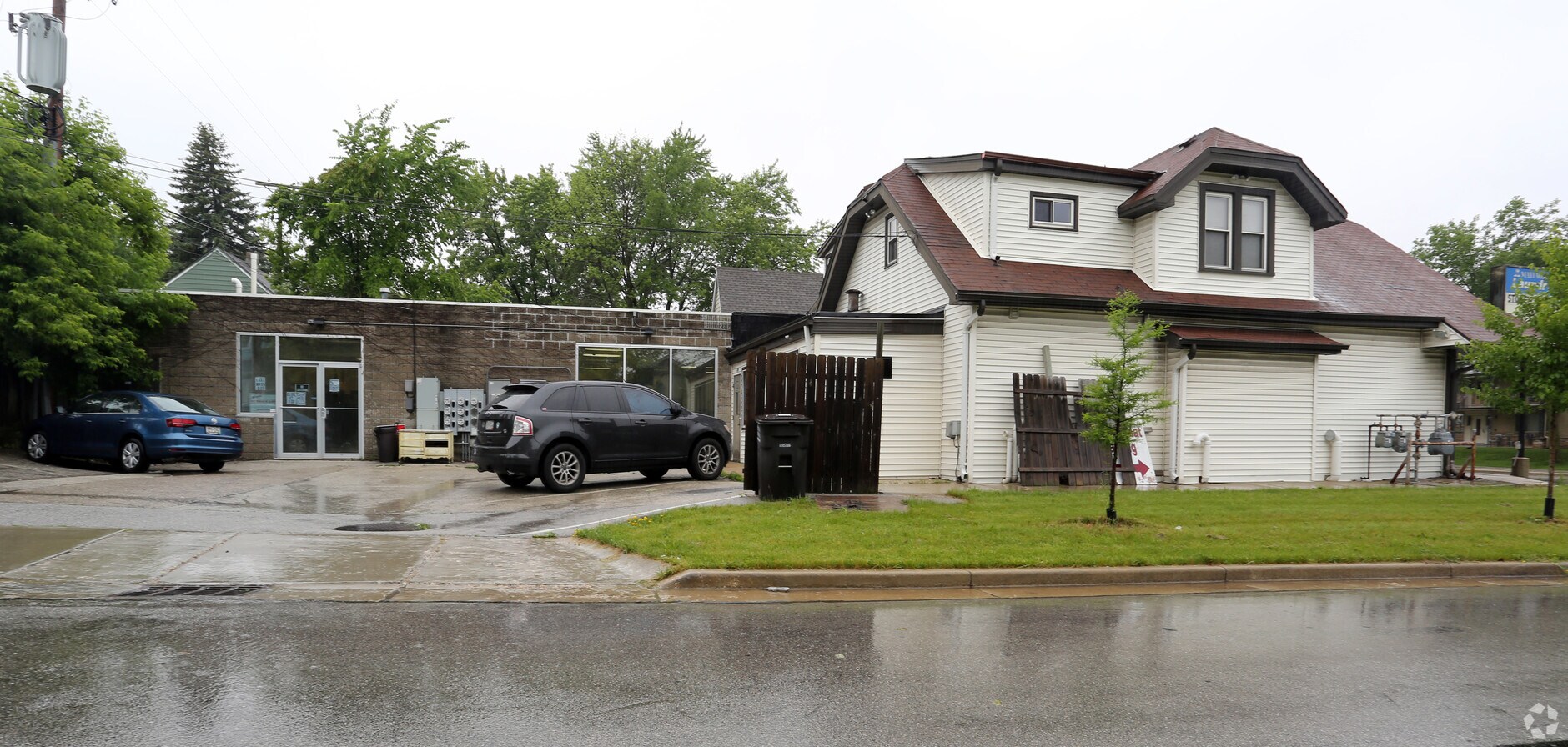 4101 W Howard Ave, Milwaukee, WI 53221