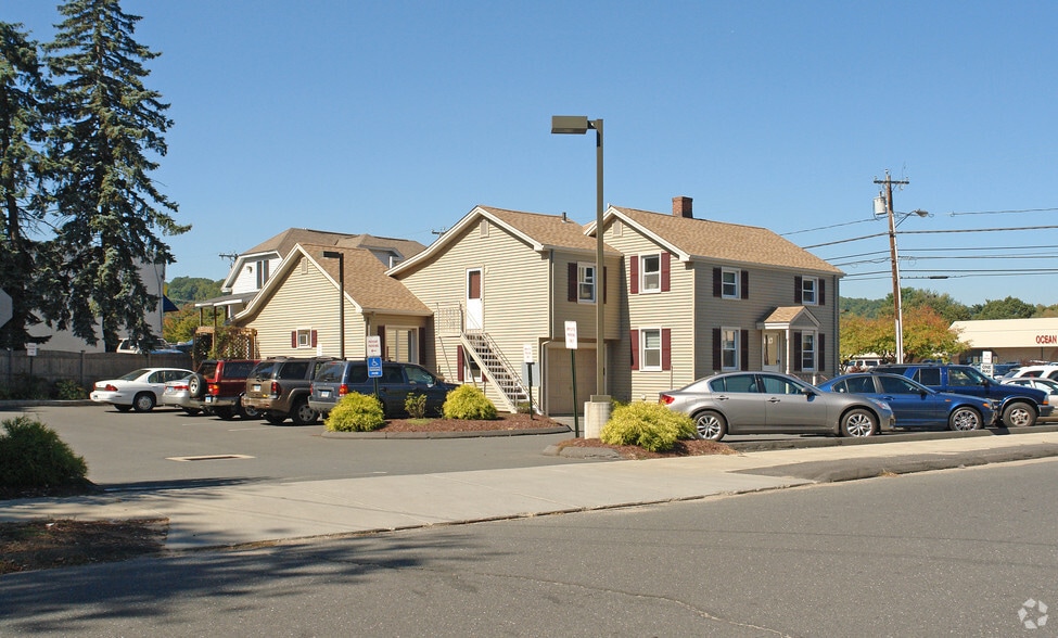 4 Morris Ave, Bristol, CT 06010