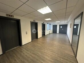 Office in Noisy-le-Grand for lease Lobby- Image 1 of 1