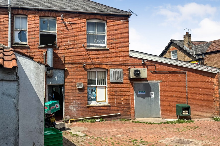 144 East Reach, Taunton for sale - Building Photo - Image 1 of 10