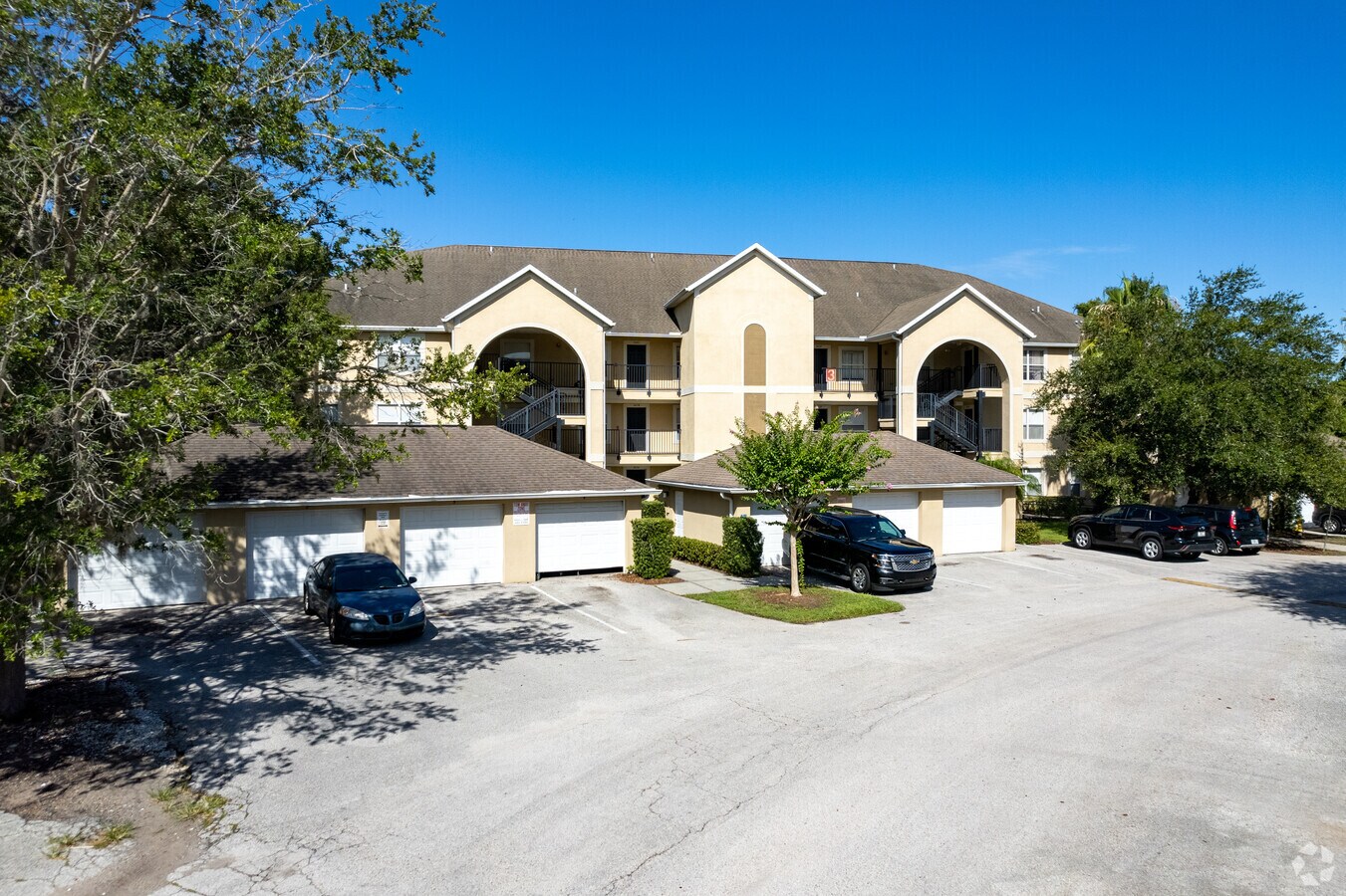 2624 Emerald Lake Ct, Kissimmee, FL 34744