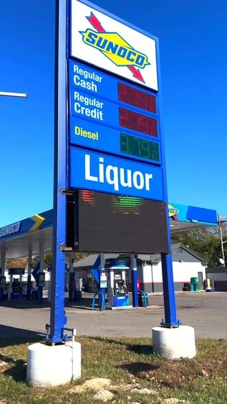 186 N Gratiot Ave, Mount Clemens, MI for sale - Commercial Listing Video - Image 2 of 21