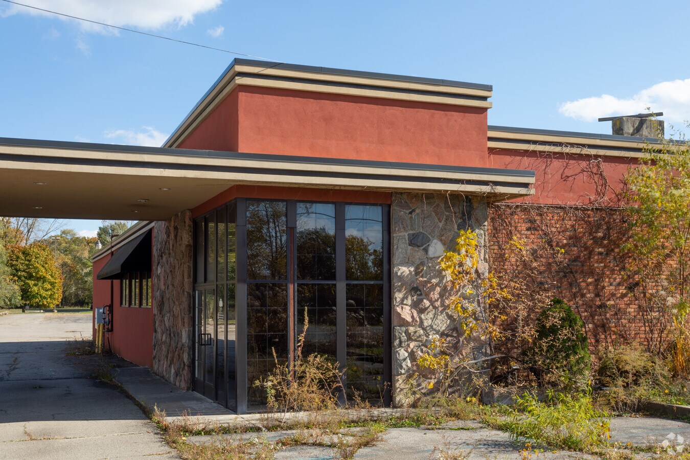 2323 Shirley Dr, Jackson, MI 49202