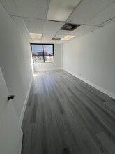 915 Middle River Dr, Fort Lauderdale, FL for lease Building Photo- Image 2 of 3