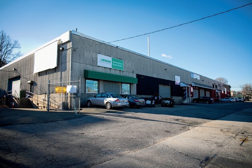 572600 Richmond Ter, Staten Island, NY 10301