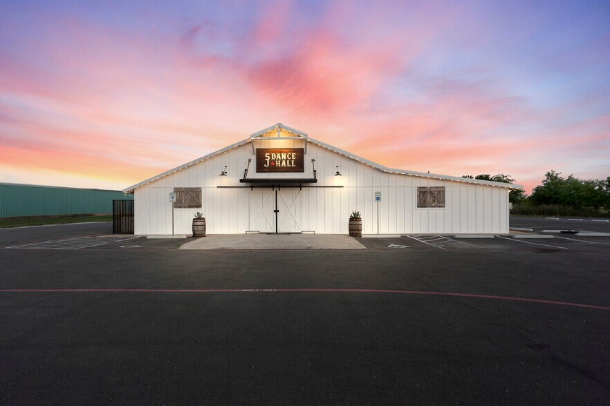 31727 W Highway 84, Mc Gregor, TX for sale - Primary Photo - Image 1 of 1