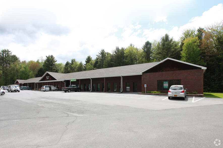 2532 Route 9 N, Greenfield Center, NY for sale - Primary Photo - Image 1 of 1