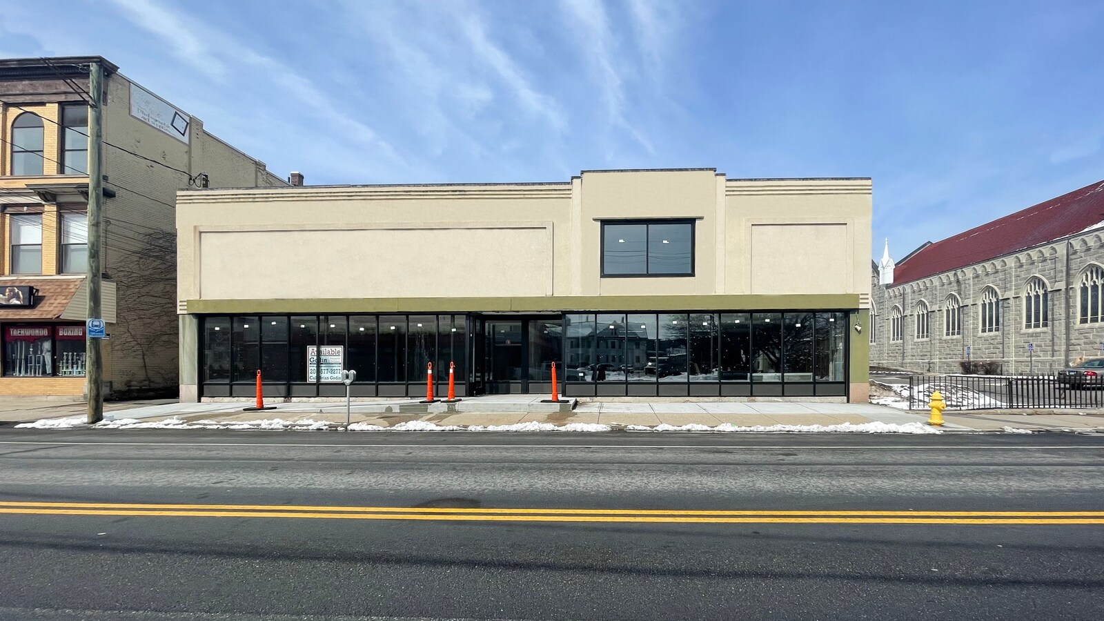 83 E Main St, Torrington, CT 06790