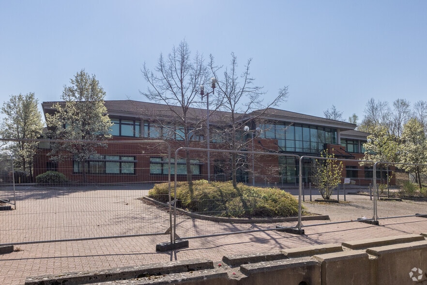 Globe House, Warwick for sale - Building Photo - Image 3 of 3