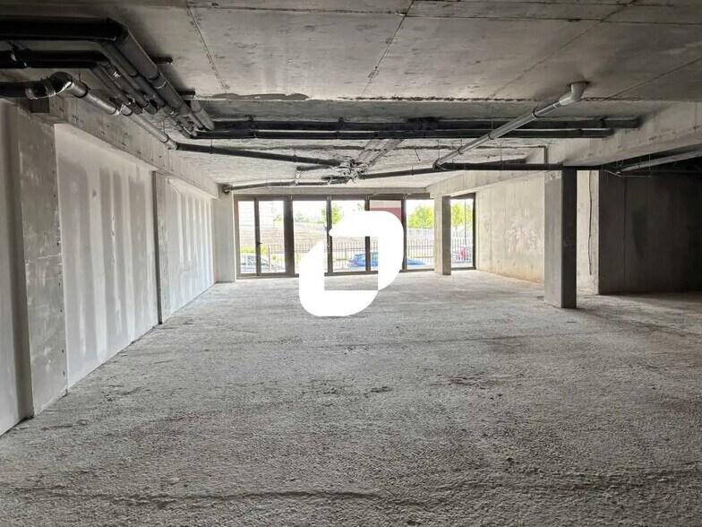 Office in Bordeaux for lease - Interior Photo - Image 1 of 10