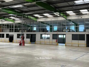 Industrial in Brignais for lease Interior Photo- Image 2 of 4