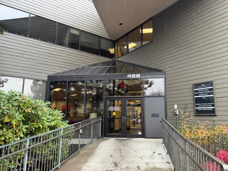 488 E 11th Ave, Eugene, OR for lease - Building Photo - Image 2 of 13