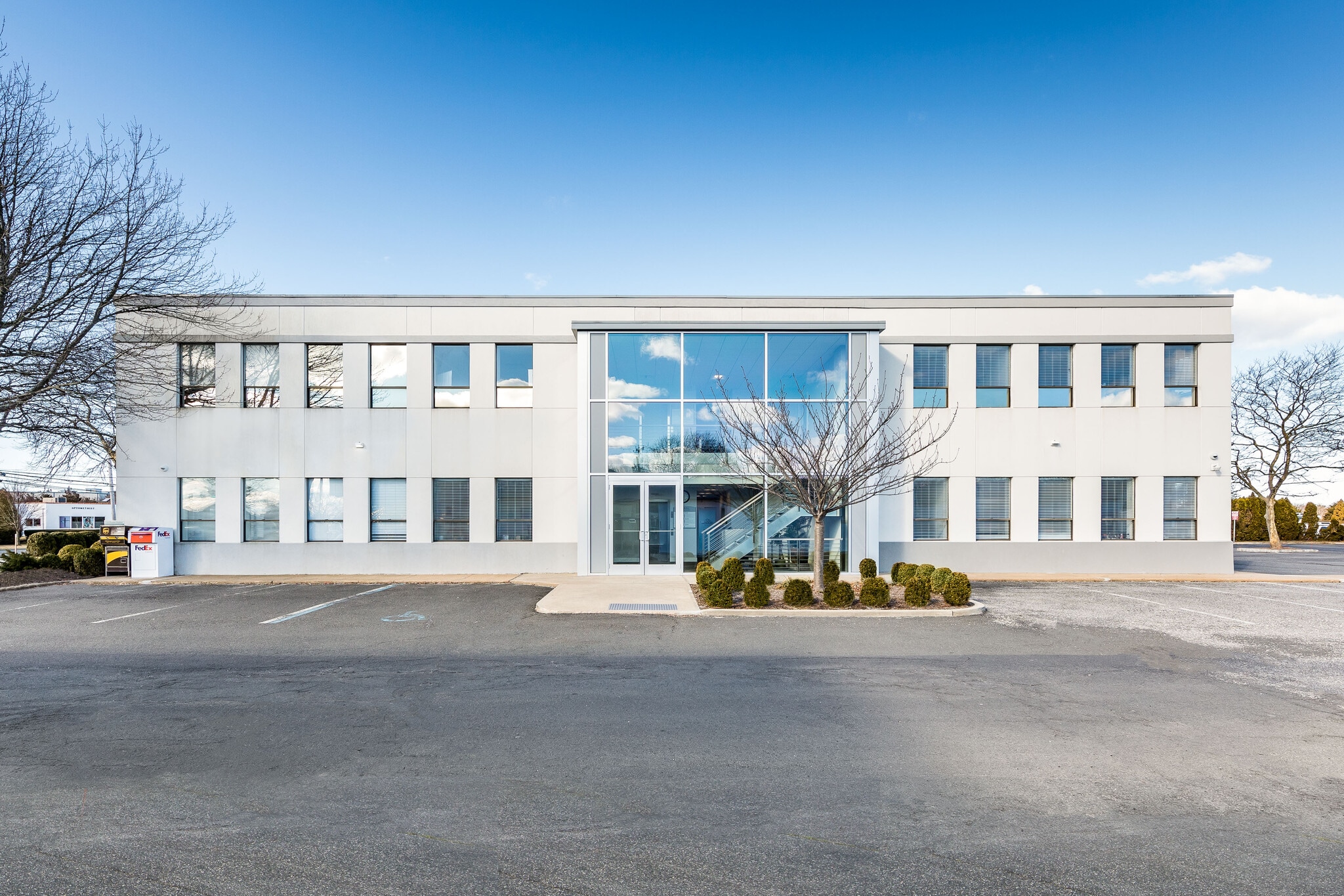 425 County Road 39A, Southampton, NY for lease Building Photo- Image 1 of 6