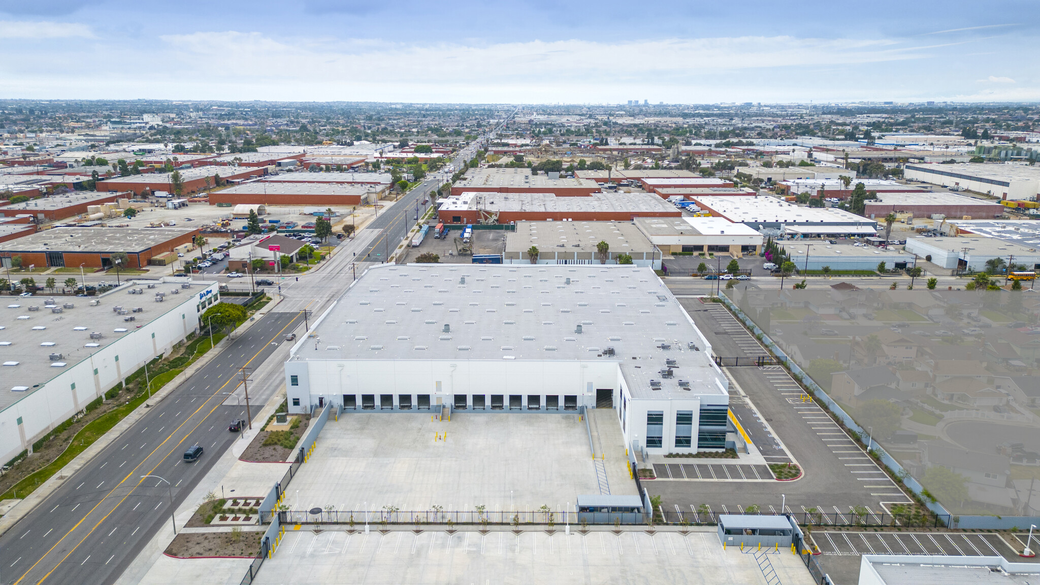 14220 S Main St, Los Angeles, CA for lease Building Photo- Image 1 of 8