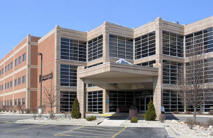 302 W Hay St, Decatur, IL for sale - Building Photo - Image 1 of 1