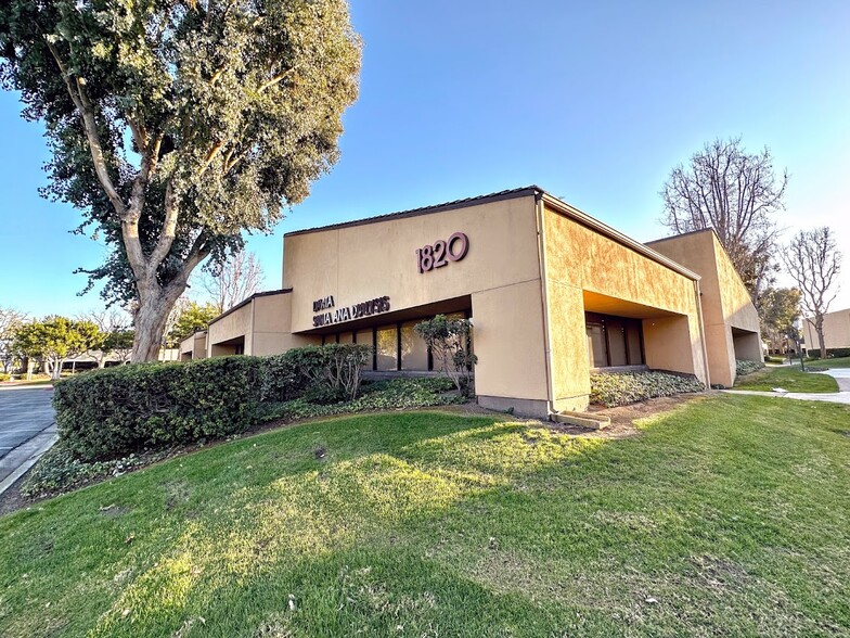 1820 E Deere Ave, Santa Ana, CA for lease - Building Photo - Image 3 of 4