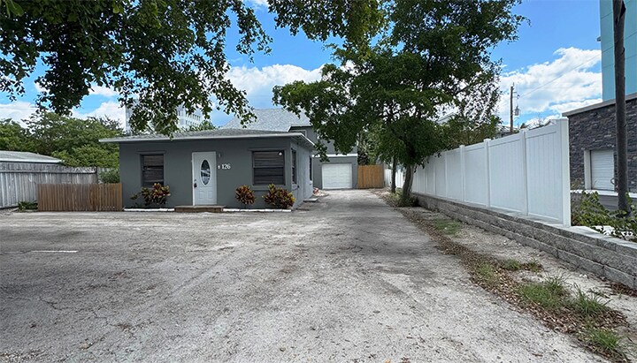 126 NE 19th Ave, Pompano Beach, FL for sale Primary Photo- Image 1 of 1