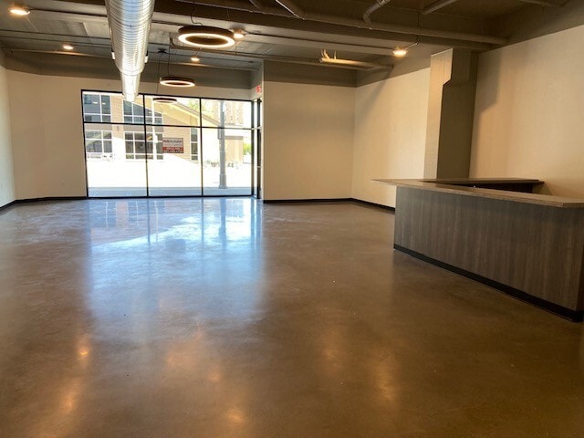 823-825 W College Ave, Appleton, WI for lease - Interior Photo - Image 2 of 3