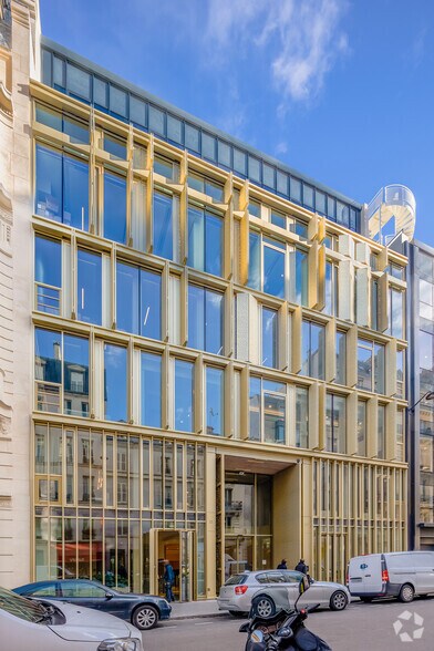 22 Rue Bayard, Paris for lease - Primary Photo - Image 1 of 4