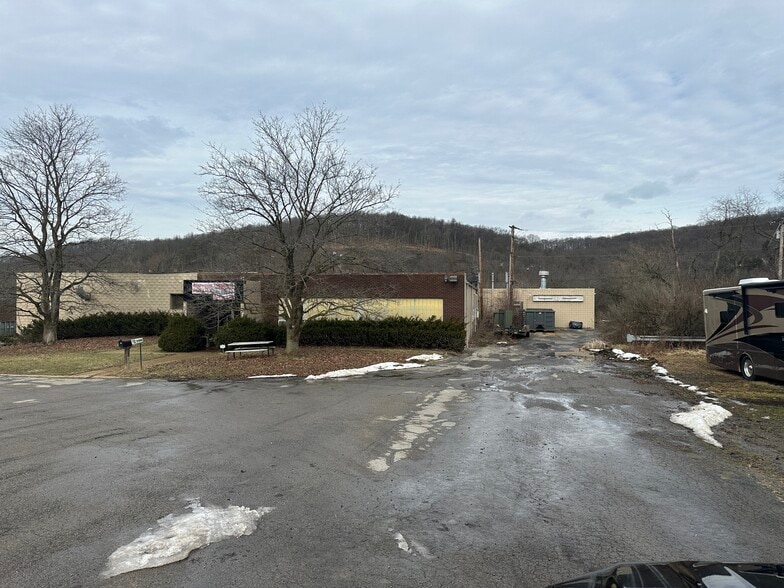 90 Pattison St, Evans City, PA for lease - Building Photo - Image 3 of 13