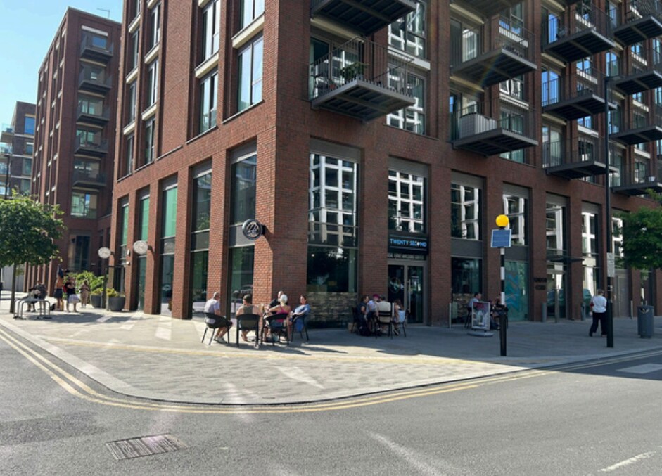 Royal Crest Av, London for sale Primary Photo- Image 1 of 1