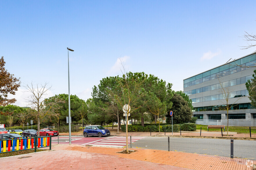 Plaça De Xavier Cugat, 2, Sant Cugat Del Vallès, Barcelona for lease - Building Photo - Image 3 of 5