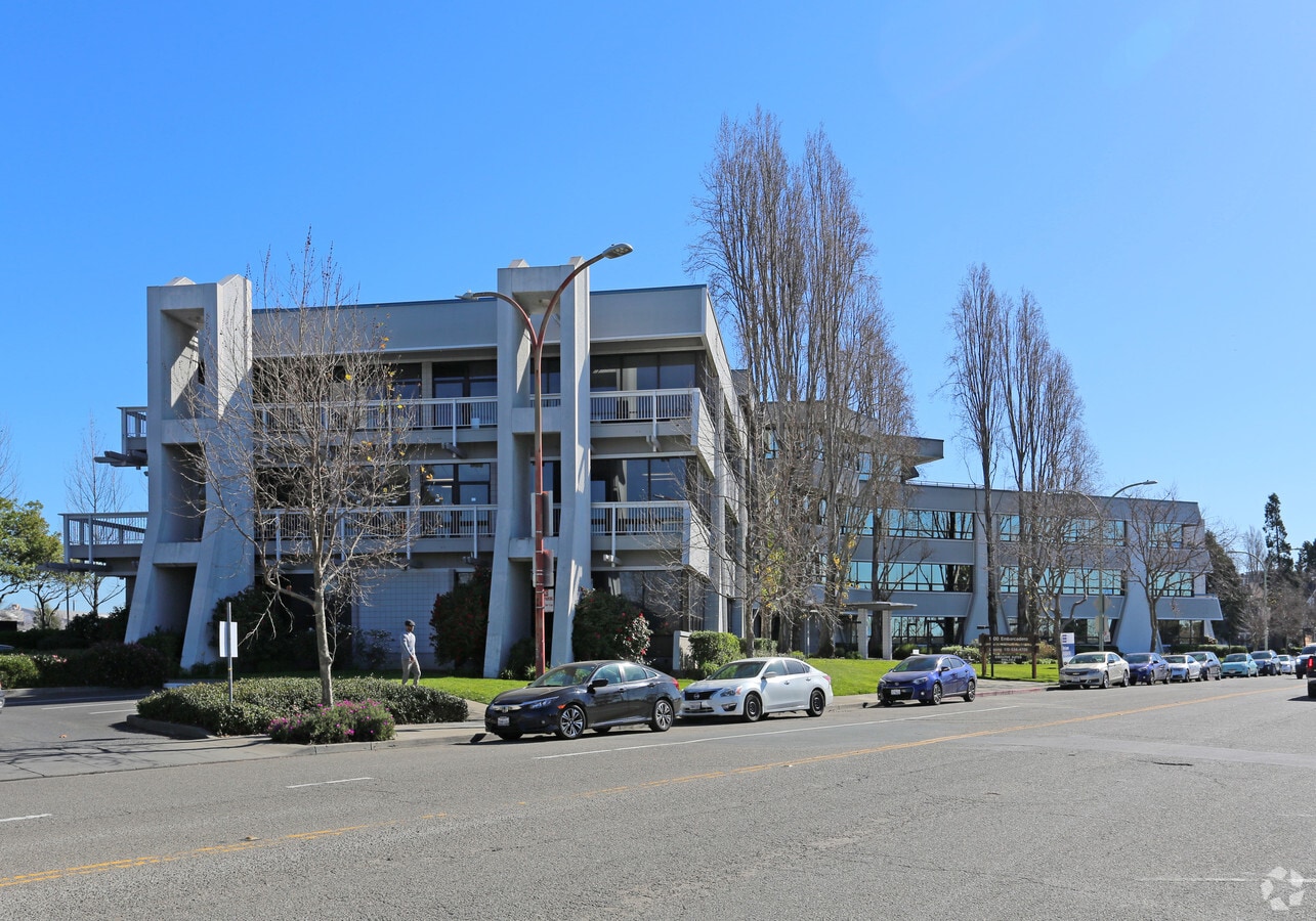 1900 Embarcadero, Oakland, CA 94606
