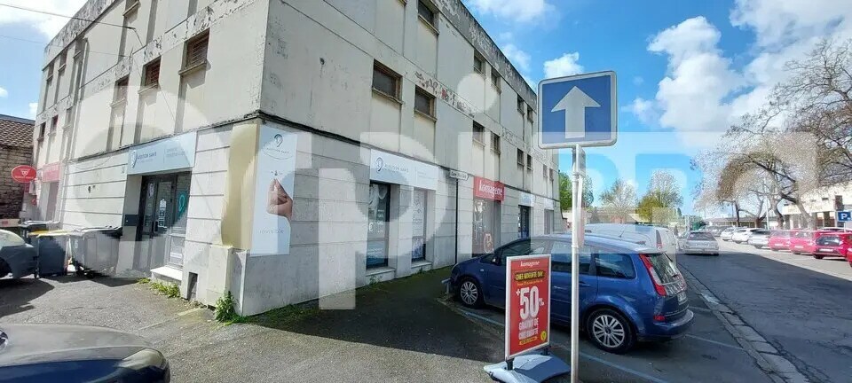Retail in Creil for sale Building Photo- Image 1 of 7