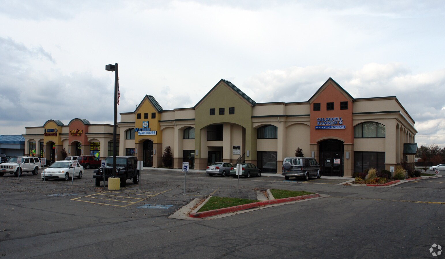 47 E 7200 S, Midvale, UT 84047 Garden Square Shopping Center