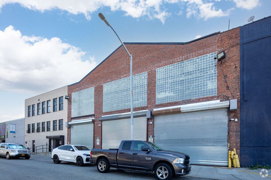 4947 31st St, Long Island City, NY for lease - Building Photo - Image 3 of 17