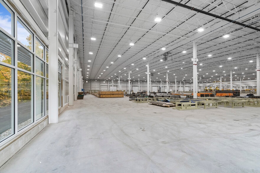 3101 Fruit Ridge, Grand Rapids, MI for lease - Interior Photo - Image 2 of 6